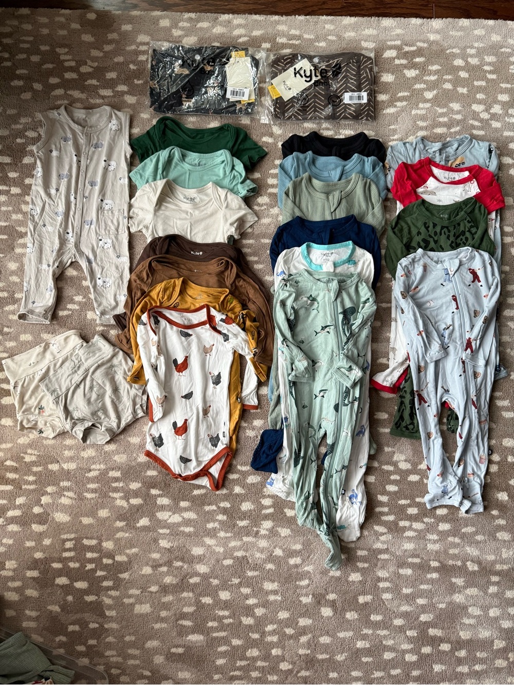 ⁠Kyte Baby 6-12M 22-Pc Lot - Hufflepuff Goat NWT⁠ + Dragon & Chick
